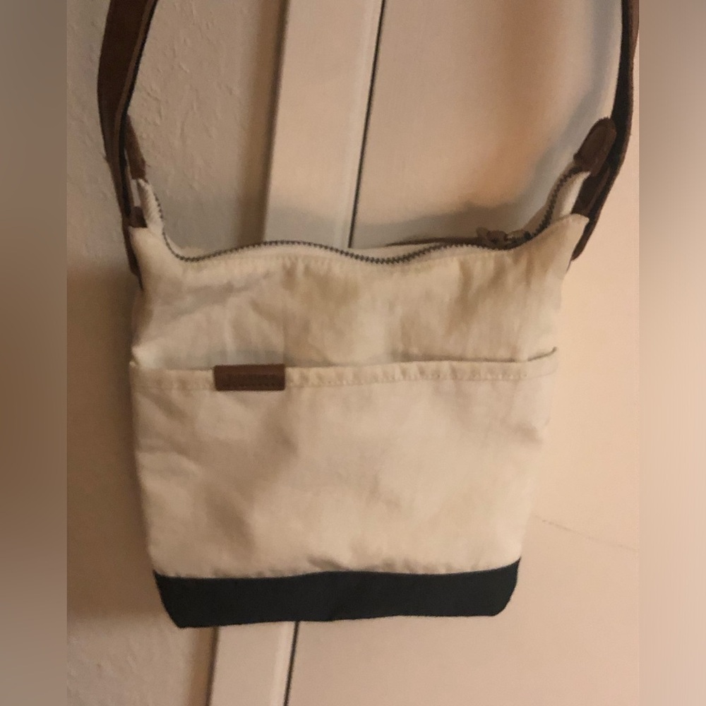 Timbuk2 Crossbody Purse- 948 $35 or $30 w/offer
